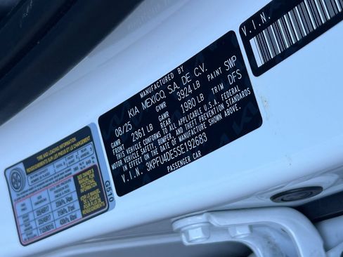 Used 2025 Kia K4 EX image 32
