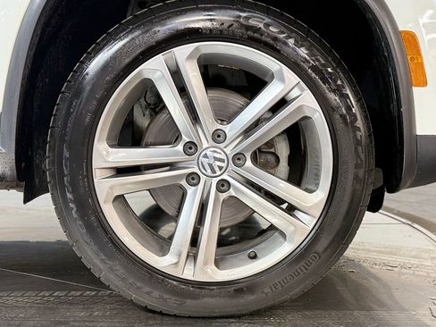 Used 2017 Volkswagen Tiguan Sport image 25