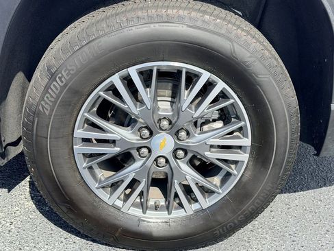 Used 2025 Chevrolet Traverse LT w/ Driver Confidence Package FWD image 15