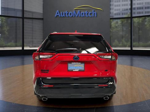 Used 2024 Toyota RAV4 SE image 9