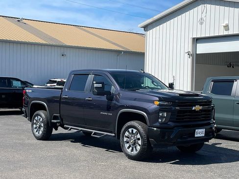 Used 2024 Chevrolet Silverado 2500 Custom w/ Custom Convenience Package AWD/4WD image 37