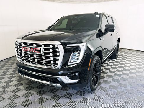 Used 2026 GMC Yukon Denali w/ Sun & Power Step Package AWD/4WD image 7