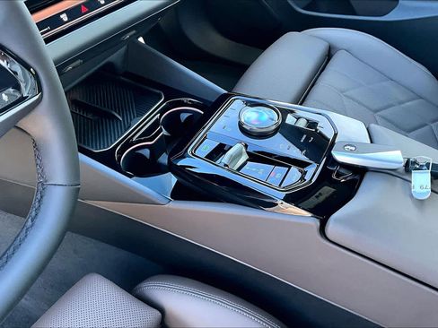 Certified 2024 BMW i5 eDrive40i w/ M Sport Package RWD image 16