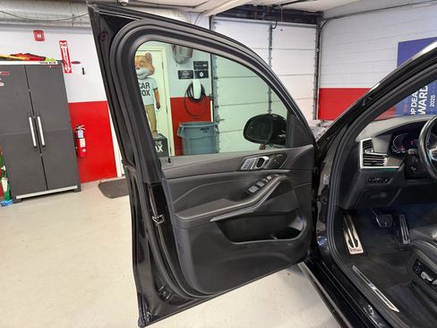 Used 2022 BMW X7 xDrive40i w/ M Sport Package AWD/4WD image 36