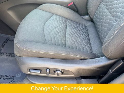 Used 2019 Chevrolet Equinox LT FWD image 12