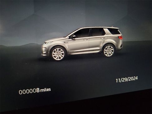 New 2025 Land Rover Discovery Sport Dynamic SE image 18