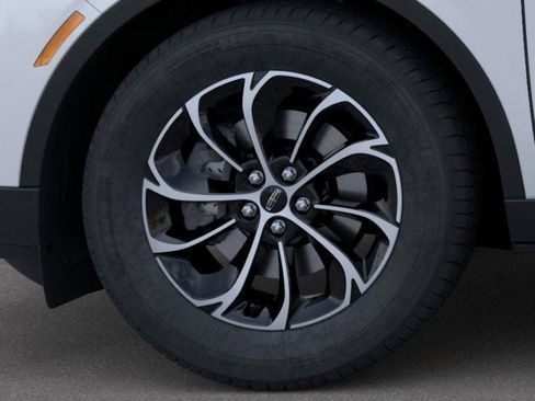 New 2026 Lincoln Nautilus Premier image 19