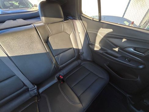 Used 2025 Buick Envista Sport Touring image 37