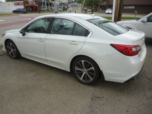 Used 2018 Subaru Legacy 2.5i Limited image 3