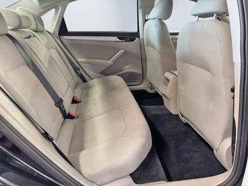 Used 2016 Volkswagen Passat 1.8T S image 20