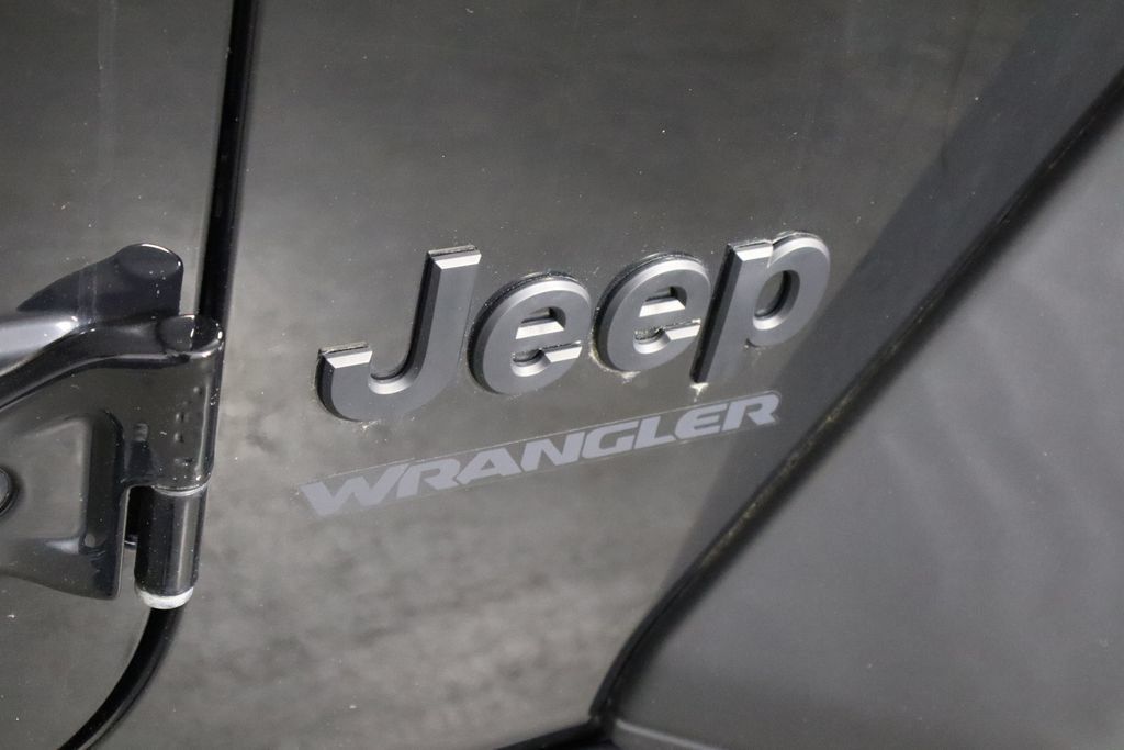 Used 2022 Jeep Wrangler Sport AWD/4WD image 36