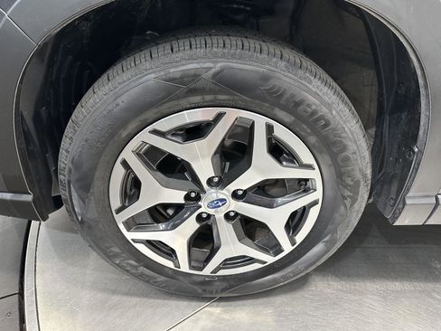 Used 2023 Subaru Forester Premium AWD/4WD image 9