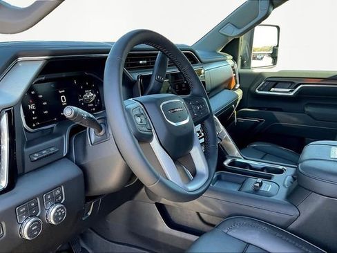 New 2026 GMC Sierra 2500 Denali w/ Denali Reserve Package image 7