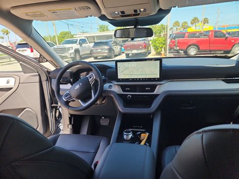 New 2025 Ford Explorer Active w/ Active Comfort Package image 25