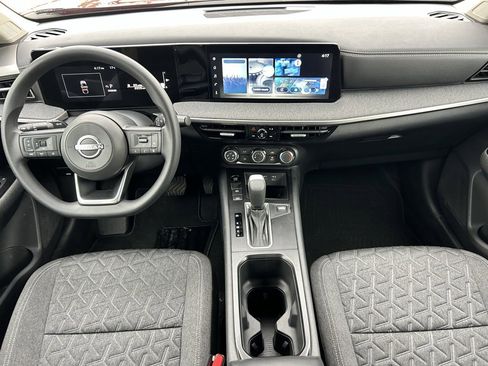 Certified 2025 Nissan Kicks SV image 11