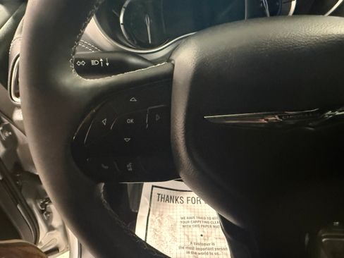 Used 2023 Chrysler Pacifica Touring-L w/ S Appearance Package FWD image 42
