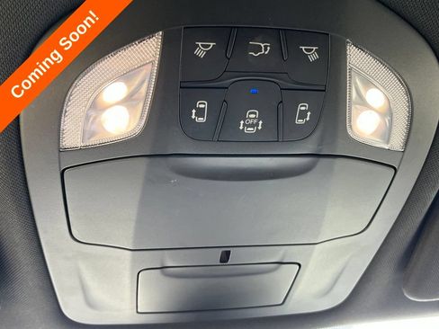 Used 2024 Chrysler Pacifica Touring FWD image 22