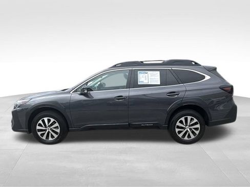 Used 2023 Subaru Outback Premium AWD/4WD image 4