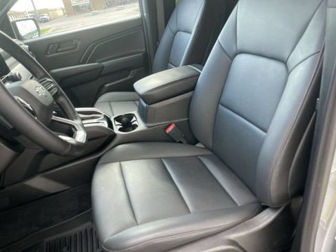 Used 2025 Chevrolet Colorado Trail Boss AWD/4WD image 11