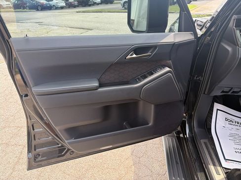 Used 2024 Lexus GX 550 w/ Accessory Package (2T) AWD/4WD image 12