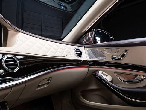 Used 2018 Mercedes-Benz Maybach S 560 4MATIC image 44