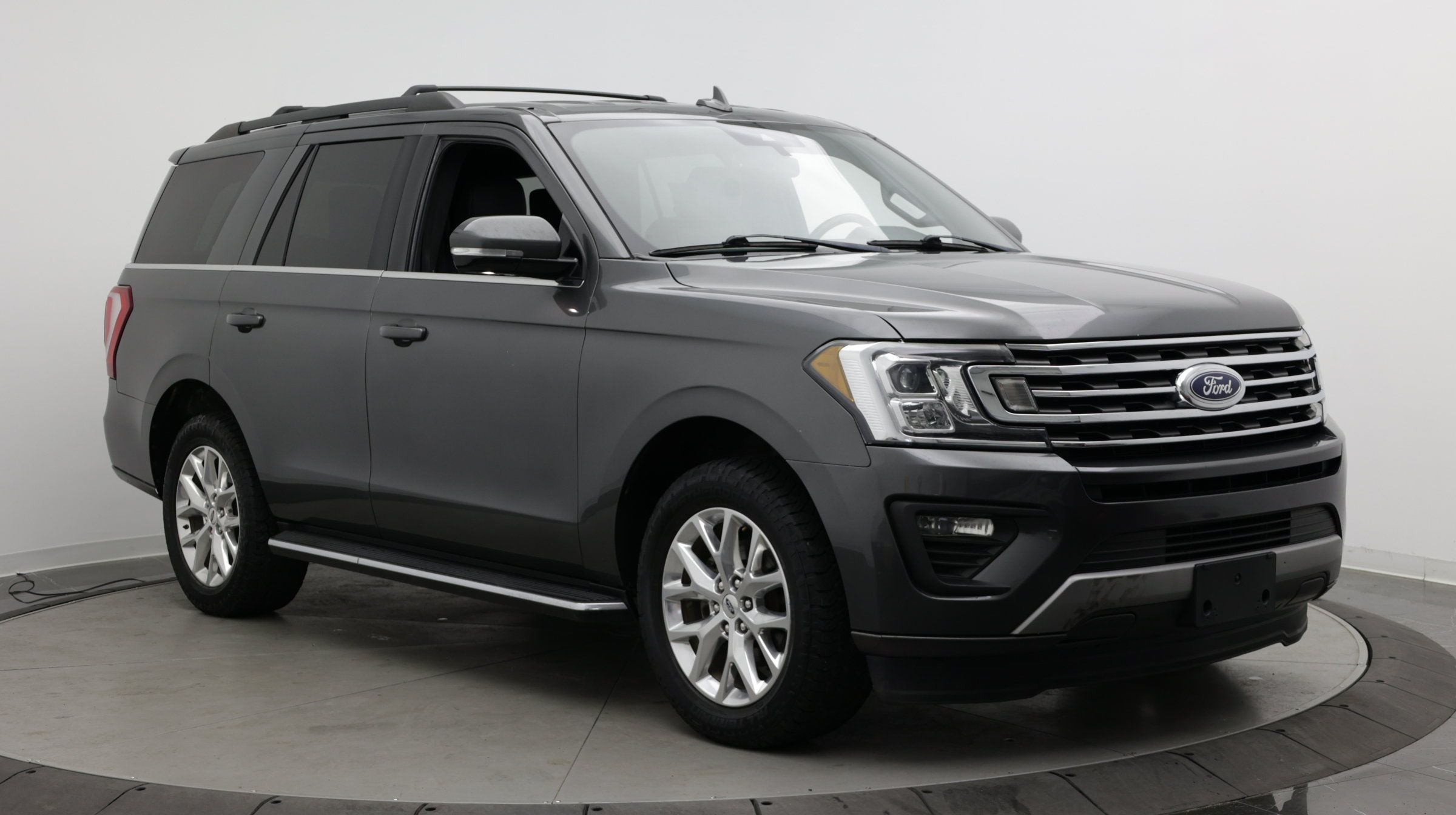 Used 2021 Ford Expedition XLT RWD image 3