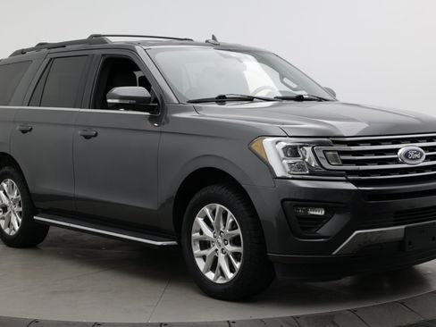 Used 2021 Ford Expedition XLT RWD image 3
