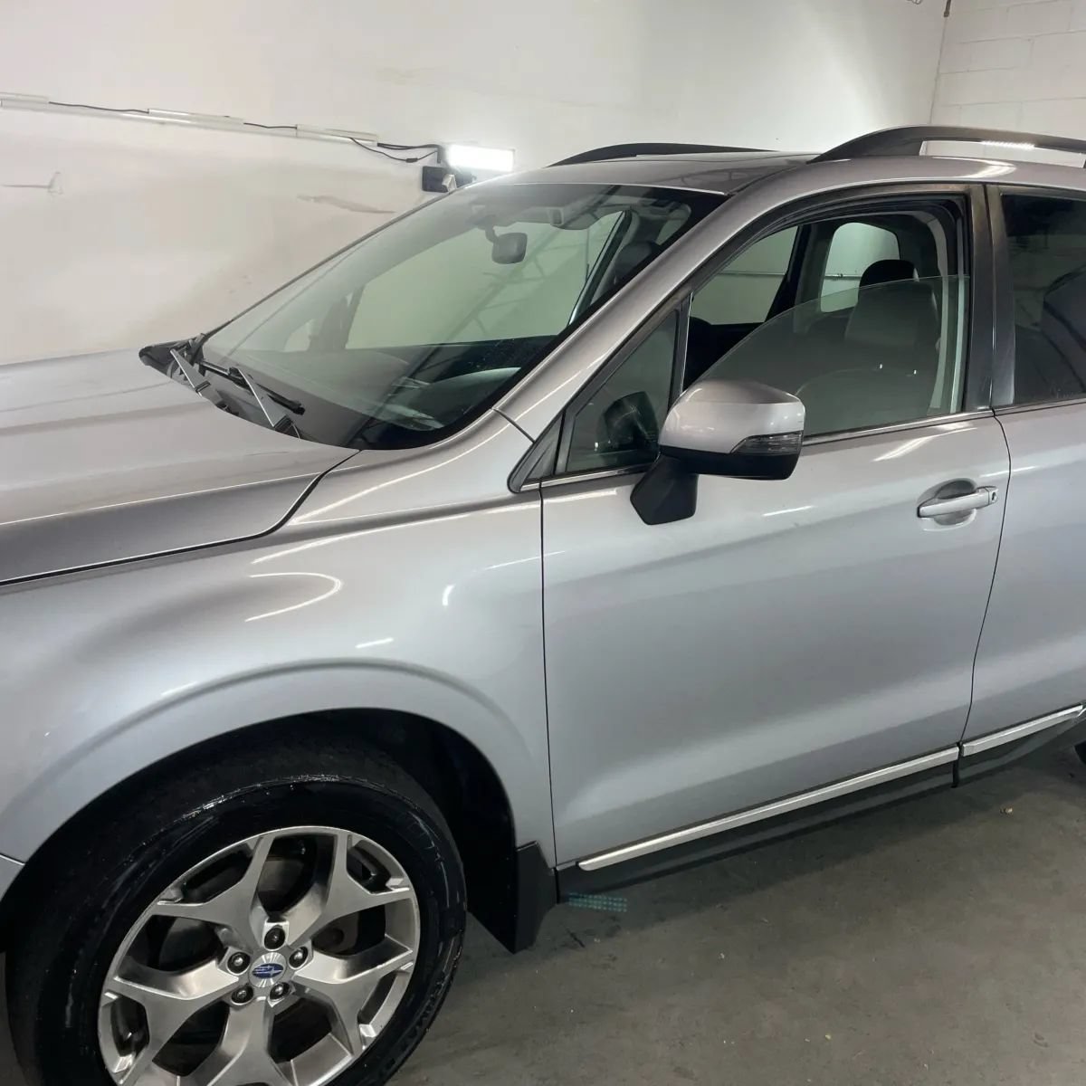 Used 2017 Subaru Forester 2.5i Touring AWD/4WD image 2