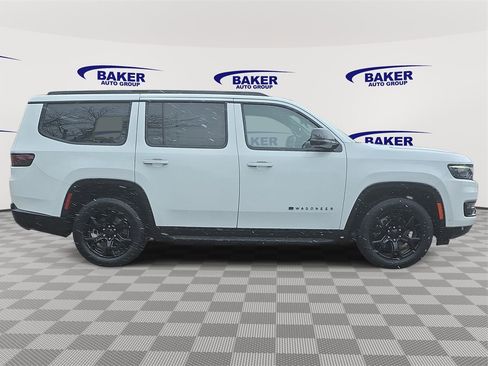 Used 2024 Jeep Wagoneer Series II image 2