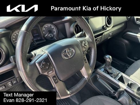 Used 2018 Toyota Tacoma TRD Sport w/ Technology Package image 20