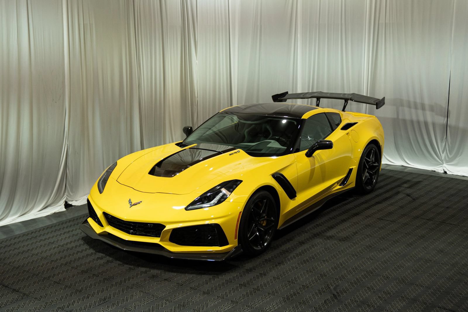 Used 2019 Chevrolet Corvette ZR1 RWD image 1