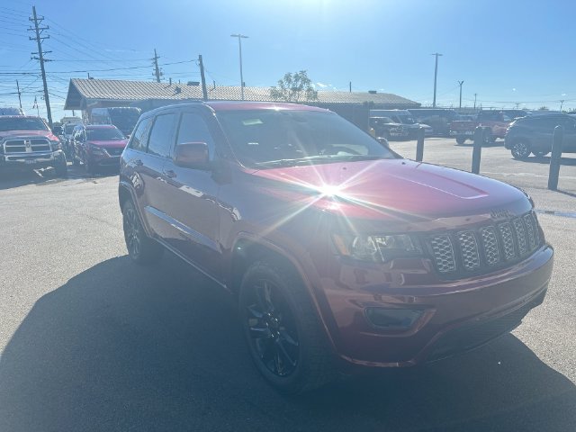 Used 2020 Jeep Grand Cherokee Altitude AWD/4WD image 12
