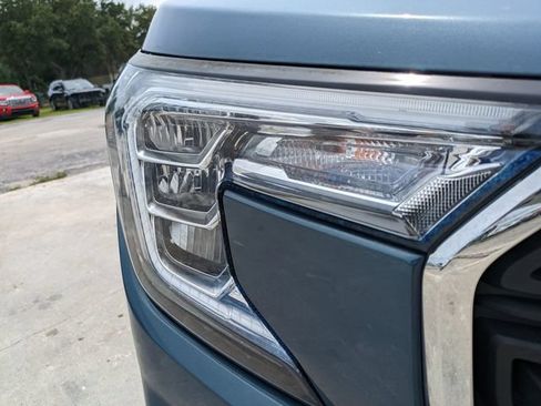 Certified 2024 GMC Terrain SLE w/ Driver Convenience Package FWD image 10
