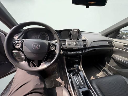 Used 2017 Honda Accord Sport image 15