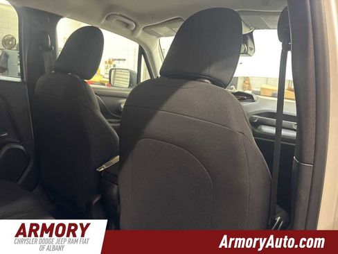 Used 2023 Jeep Renegade Latitude image 29