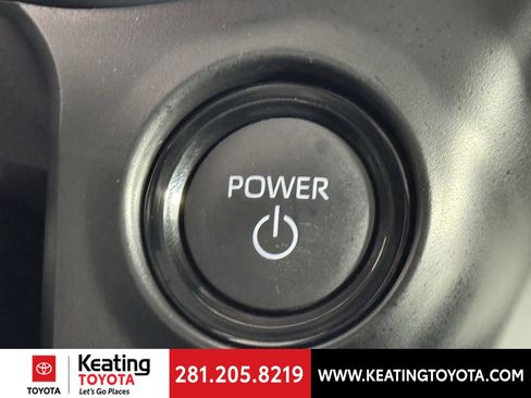 Certified 2025 Toyota Sienna XLE image 32