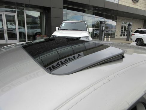 Used 2019 Lexus ES 300h w/ Premium Package FWD image 16