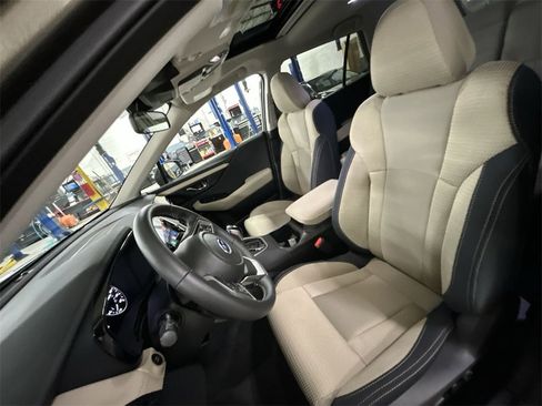Certified 2025 Subaru Outback Premium image 15