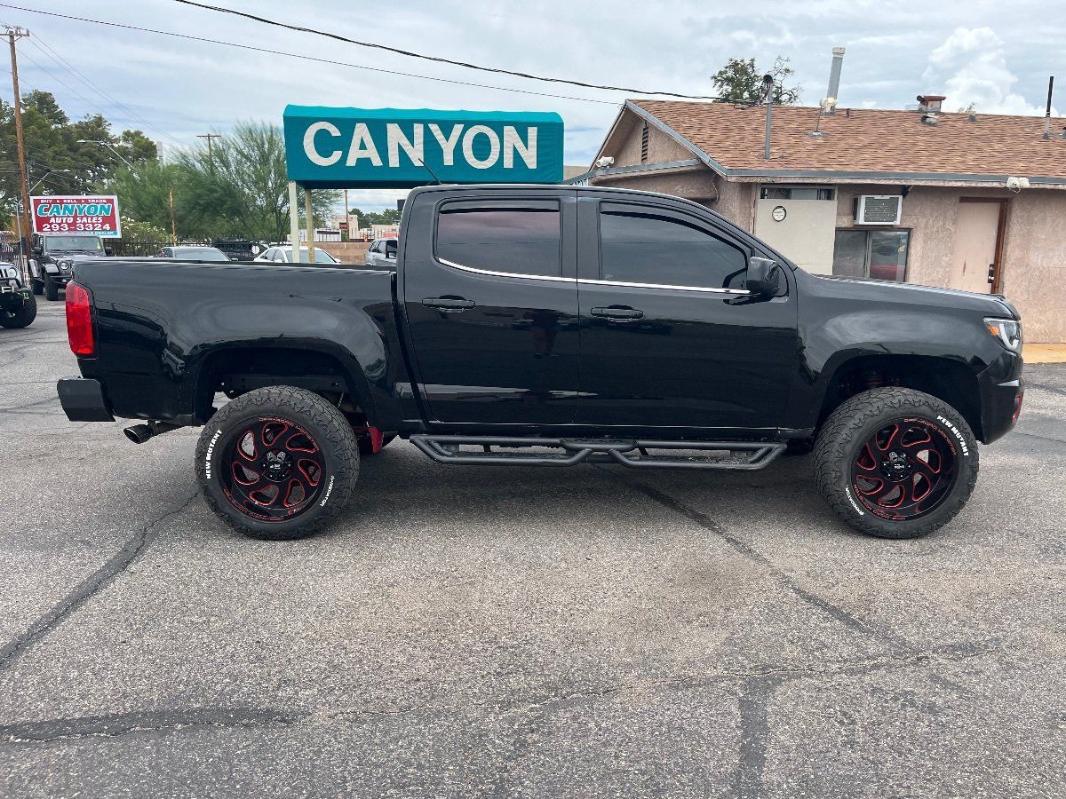 Used 2017 Chevrolet Colorado LT RWD image 2
