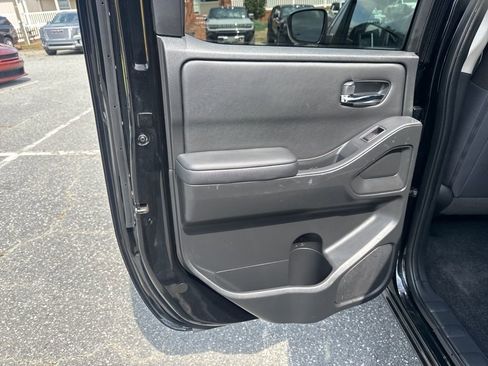 Used 2023 Nissan Frontier SV image 26