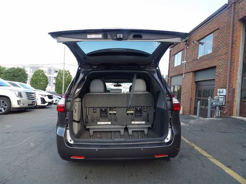 Used 2016 Toyota Sienna XLE w/ XLE Navigation Package FWD image 14