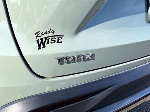 Used 2025 Chevrolet Trax ACTIV w/ Sunroof Package FWD image 8