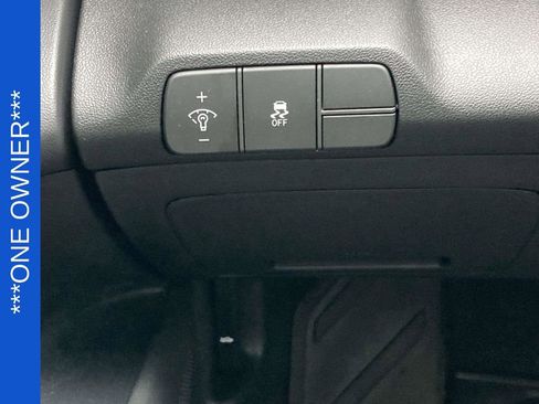 Used 2025 Hyundai Elantra SEL FWD image 25
