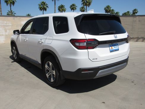 New 2025 Honda Pilot EX-L image 5