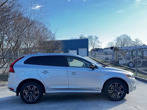 Used 2017 Volvo XC60 T5 Dynamic w/ Preferred Option Package image 5