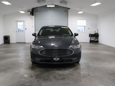 Used 2020 Ford Fusion SE image 3