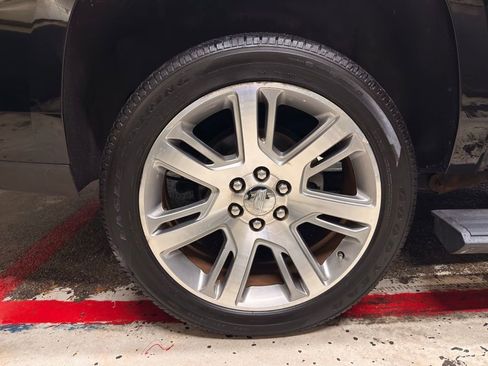 Used 2016 Cadillac Escalade ESV Premium image 22