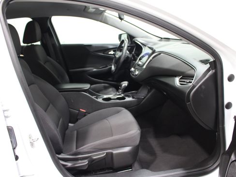 Used 2021 Chevrolet Malibu RS FWD image 24