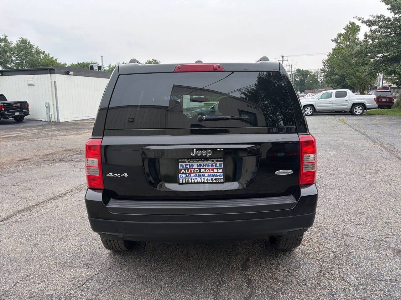 Used 2014 Jeep Patriot Latitude AWD/4WD image 5