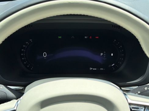 Certified 2023 Volvo XC60 B5 Ultimate w/ Climate Package FWD image 18